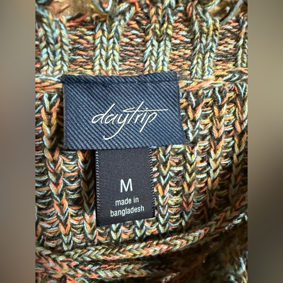 Daytrip Colorful Knit Sweater - Picture 5 of 8